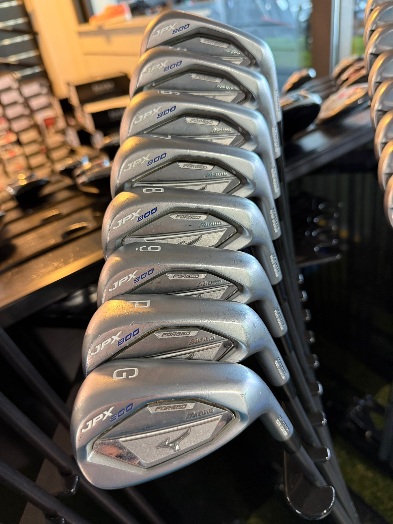 MIZUNO / JPX 900 / 4–GW (8 irons) / Graphite ProjectX LZ Regular / Condition ★★★☆☆