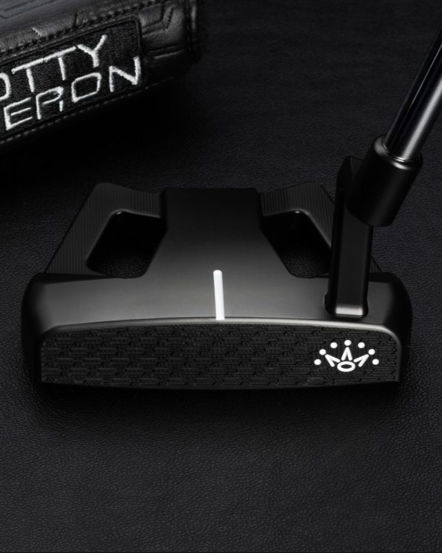 📸✨ Nuovi arrivi: Scotty Cameron putters 🔥

Precisione. Stabilità. Performance.
Scotty Cameron alza ancora l’asticella con i nuovi modelli dal design futuristico e finitura stealth total black.
Perfettamente bilanciati, con faccia fresata e inserti ad alte prestazioni per un feel inconfondibile.

👑 Design iconico con logo Crown
🎯 Allineamento ottimizzato per maggiore precisione
⛳️ Ideali per giocatori che cercano controllo totale sul green

📍 Vieni a provarli da @golfcentermendrisio 

#ScottyCameron #Putter #GolfLife #PuttingPerfection #GolfStyle #TrackManFitting #GolfAddict #FittingCenter #GolfPerformance #NuoviArrivi #LuxuryGolf
